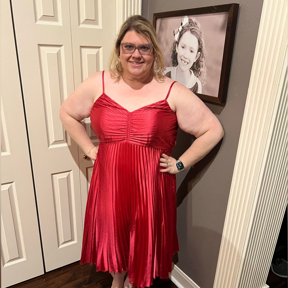 Red Sleeveless Metallic Pleated Dress By Ava & Viv, Size 2X